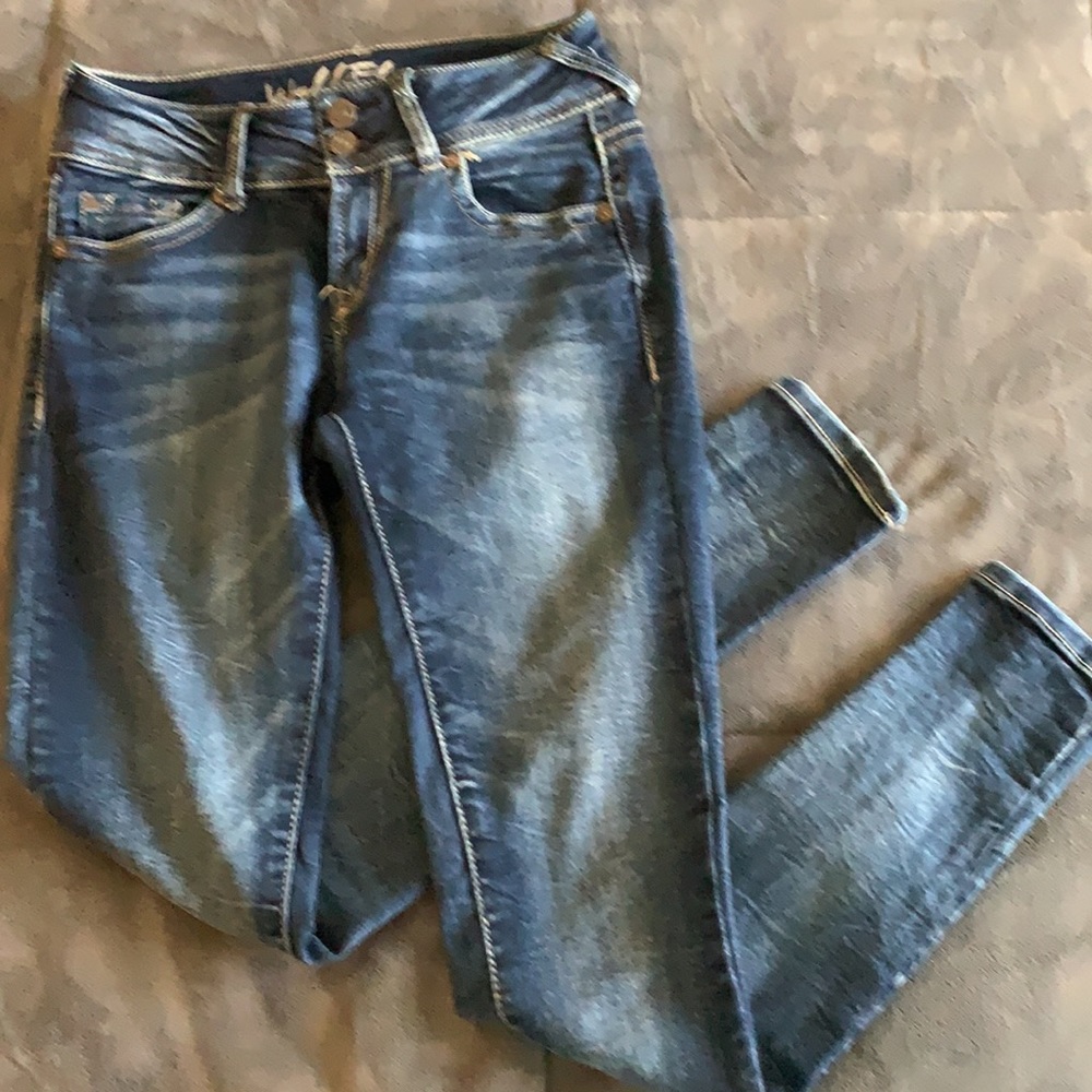 Like New! WallFlower jeggings. - Picture 3 of 11